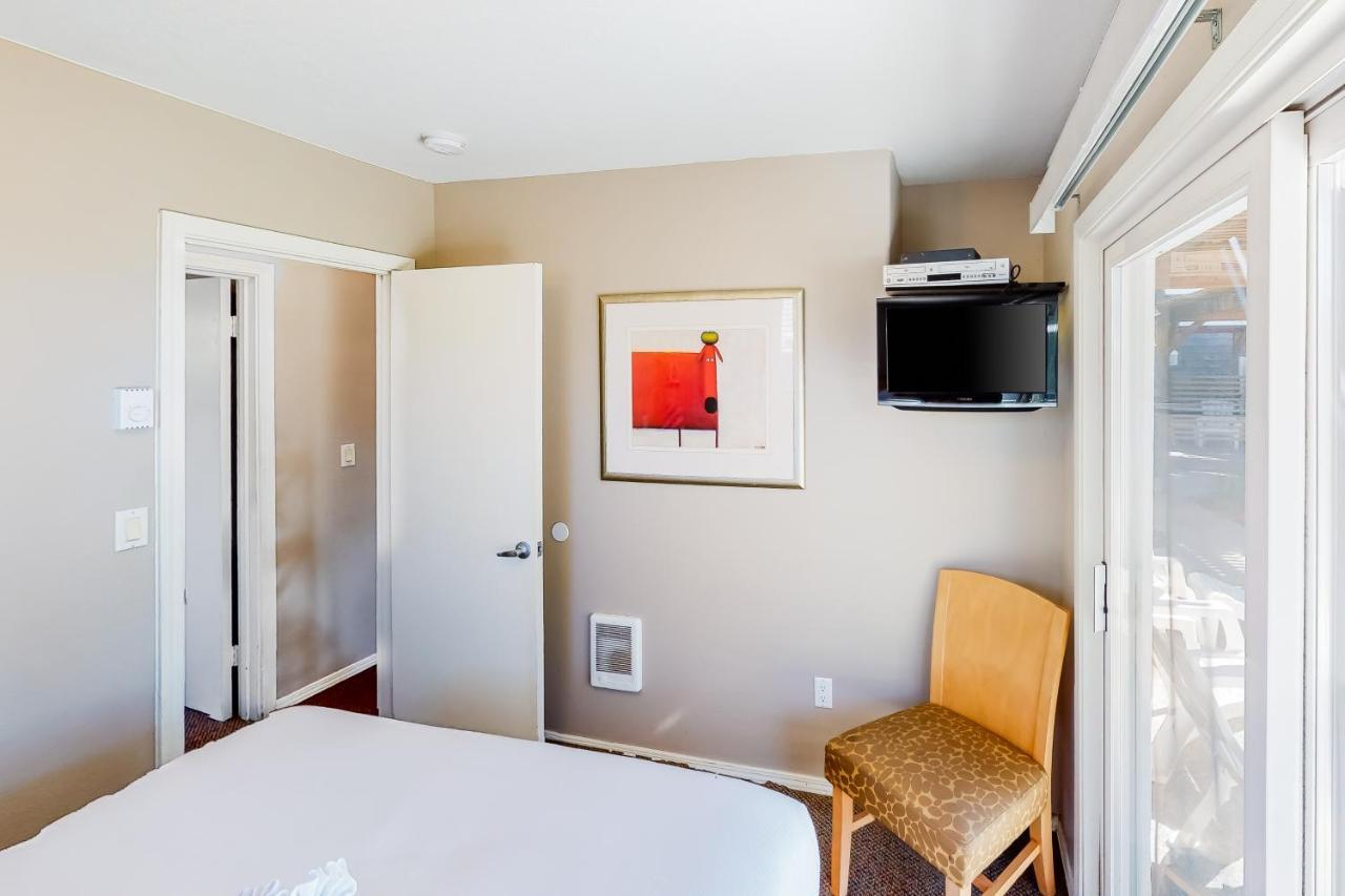 Sandals Inn | Oceanside Cabana Канън Бийч Екстериор снимка