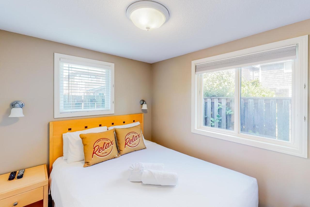 Sandals Inn | Oceanside Cabana Канън Бийч Екстериор снимка